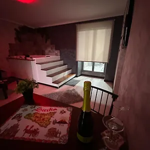 Sunholidayhouse Appartamento Aeroporto di Catania Fontana Rossa